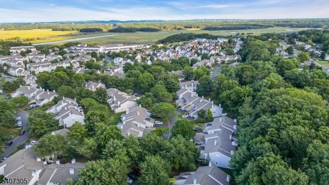 99 Woodmere Dr, Sayreville Boro, NJ 08859