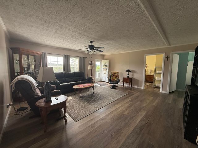 8015 Kentucky 198, Hustonville, KY 40437