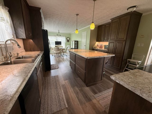 8015 Kentucky 198, Hustonville, KY 40437