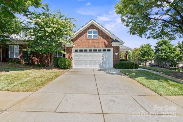 2904 Autumn Harvest Lane, Charlotte, NC 28269