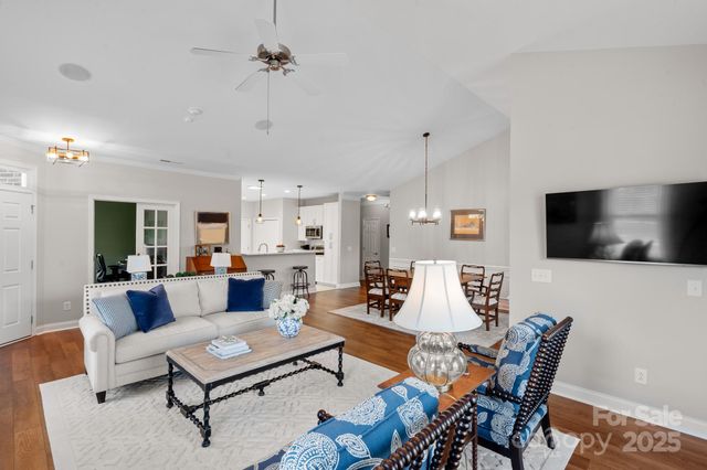 2904 Autumn Harvest Lane, Charlotte, NC 28269