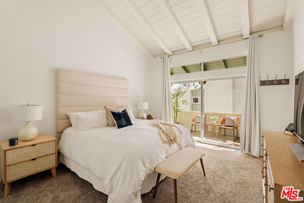 Image 13 of property listing at 4914 1/2 Mcconnell Avenue, Los Angeles, CA 90066