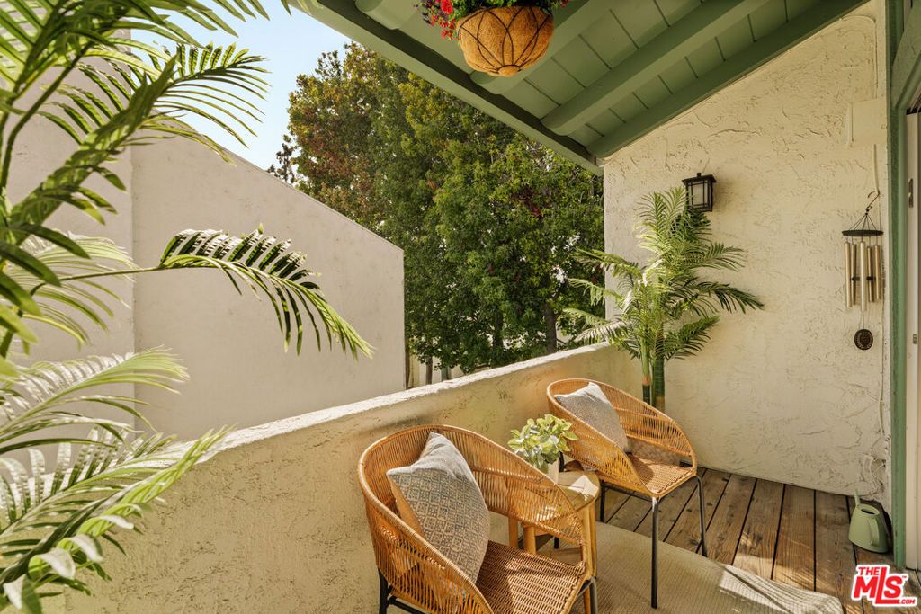 Image 14 of property listing at 4914 1/2 Mcconnell Avenue, Los Angeles, CA 90066