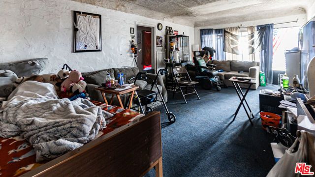 6033 Clarkson Avenue, Maywood, CA 90270