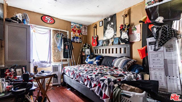 6033 Clarkson Avenue, Maywood, CA 90270