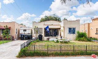 6033 Clarkson Avenue, Maywood, CA 90270