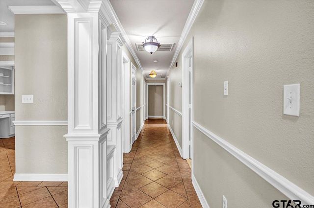 1017 E Olive St., Tyler, TX 75702