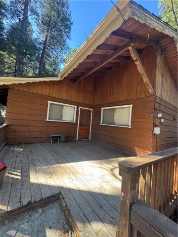24738 Nestal Court, Crestline, CA 92325