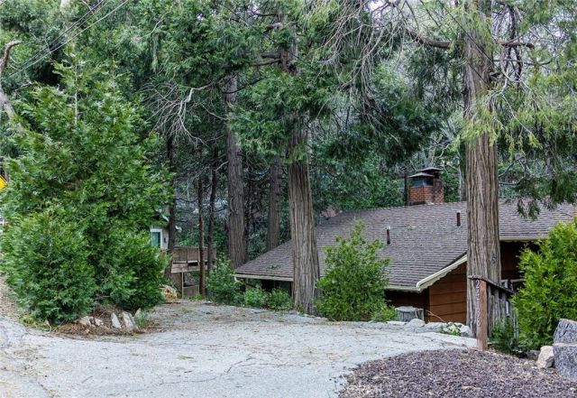24738 Nestal Court, Crestline, CA 92325