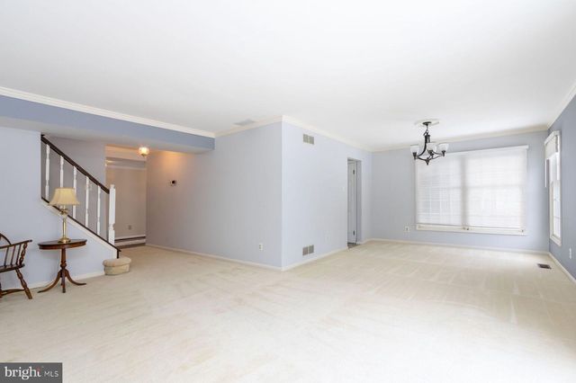 11 BOGEY CIR, Doylestown, PA 18901