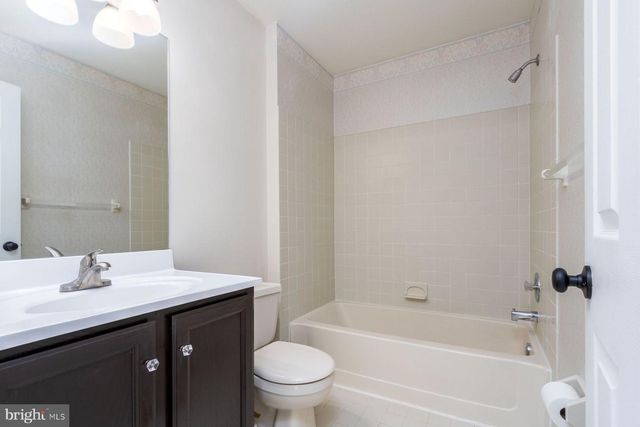 11 BOGEY CIR, Doylestown, PA 18901