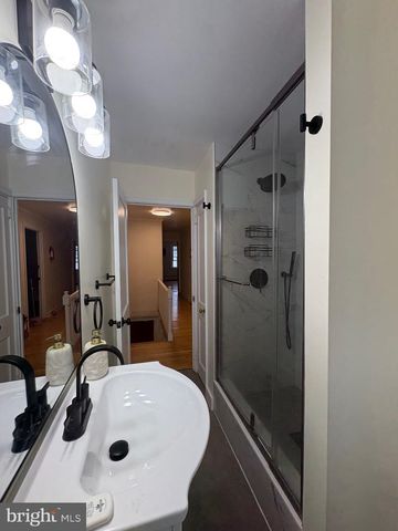 225 DORRANCE ST, Bristol, PA 19007