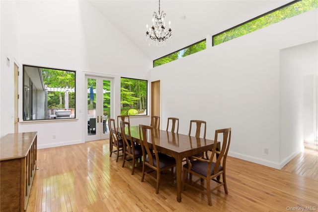 6 Deepwood Court, Old Westbury, NY 11568