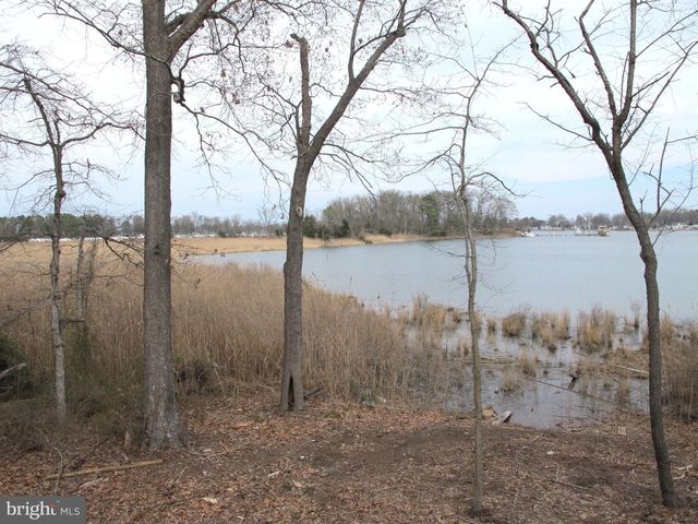 1252 SHORE DR, Colonial Beach, VA 22443