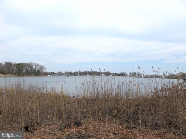 1252 SHORE DR, Colonial Beach, VA 22443