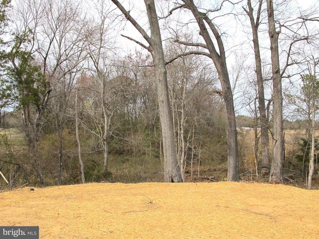 1252 SHORE DR, Colonial Beach, VA 22443