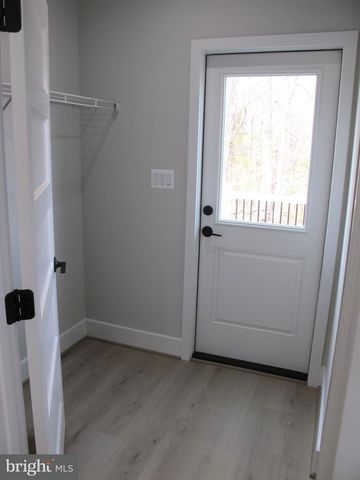 1252 SHORE DR, Colonial Beach, VA 22443