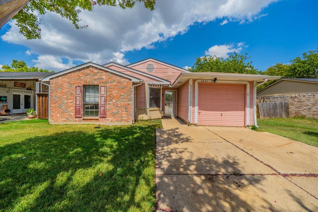 2031 Sharpshire Lane, Arlington, TX 76014