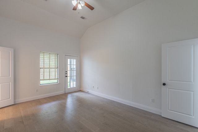 2850 Fenwick Street, Grand Prairie, TX 75052