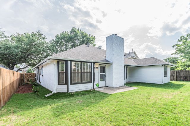 2850 Fenwick Street, Grand Prairie, TX 75052