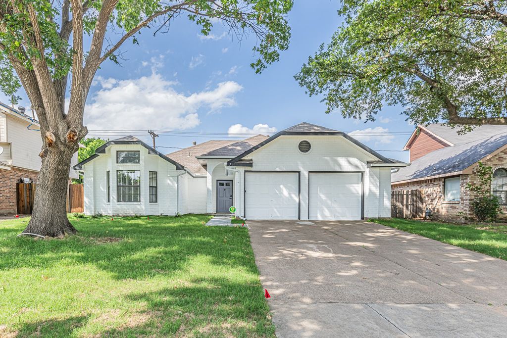 2850 Fenwick Street, Grand Prairie, TX 75052