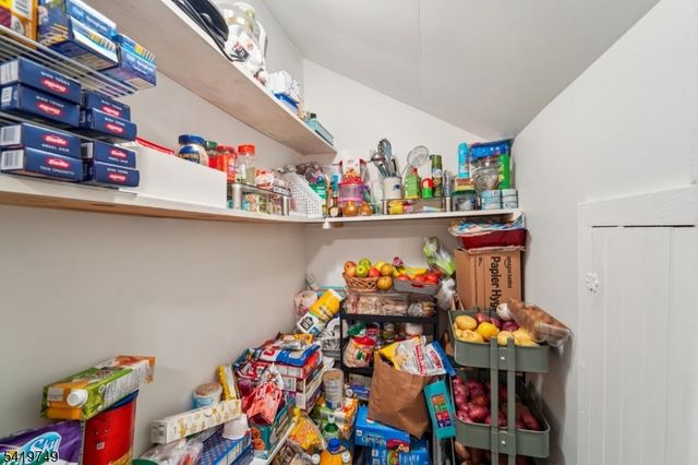 66 Buschmann Ave, Haledon Boro, NJ 07508