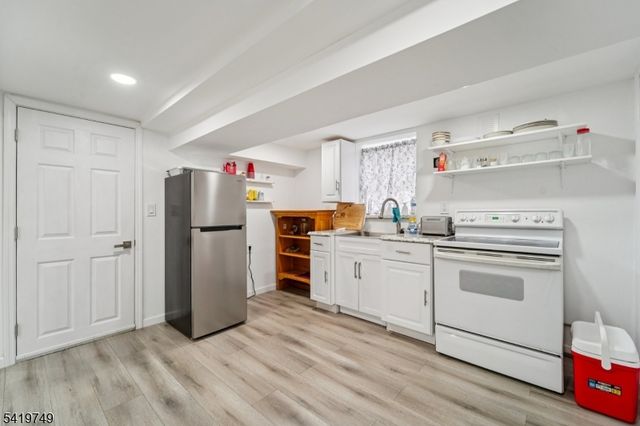 66 Buschmann Ave, Haledon Boro, NJ 07508