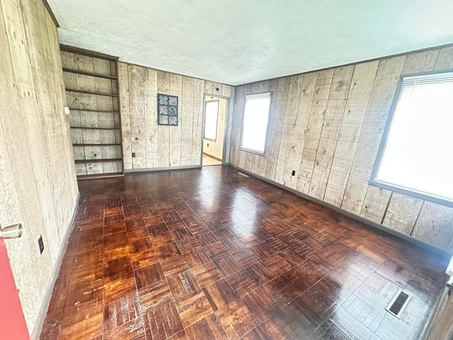 935 Lorine Lane, Paducah, KY 42001