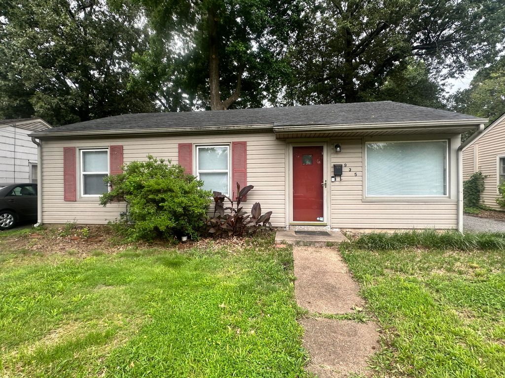 935 Lorine Lane, Paducah, KY 42001