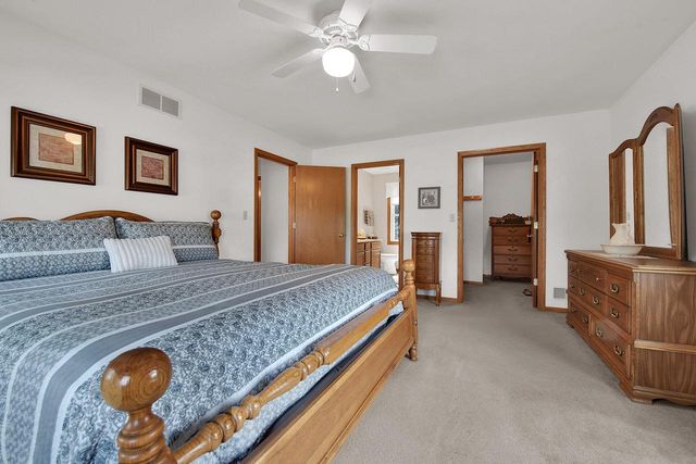 7941 S Cecily DRIVE, Oak Creek, WI 53154