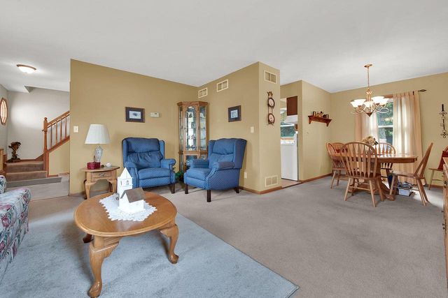 7941 S Cecily DRIVE, Oak Creek, WI 53154