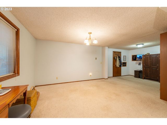 4708 Ne CRESTON Ave, Vancouver, WA 98663