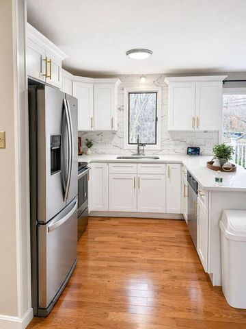 3 Muriel Lane, Teaticket, MA 02536