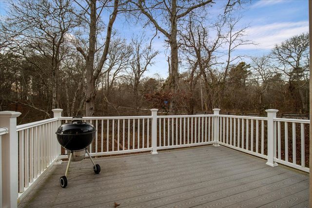 3 Muriel Lane, Teaticket, MA 02536