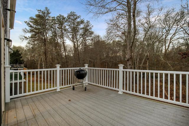 3 Muriel Lane, Teaticket, MA 02536