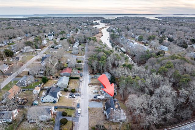 3 Muriel Lane, Teaticket, MA 02536