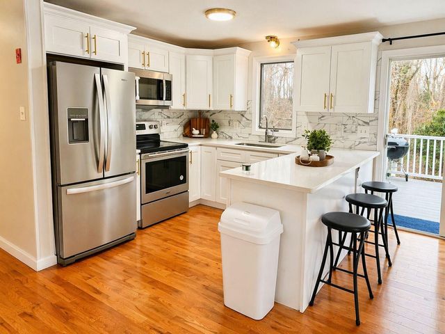 3 Muriel Lane, Teaticket, MA 02536