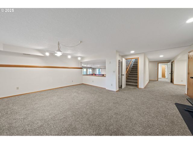 14330 Se DONATELLO Loop, Happy Valley, OR 97086