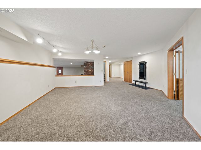 14330 Se DONATELLO Loop, Happy Valley, OR 97086