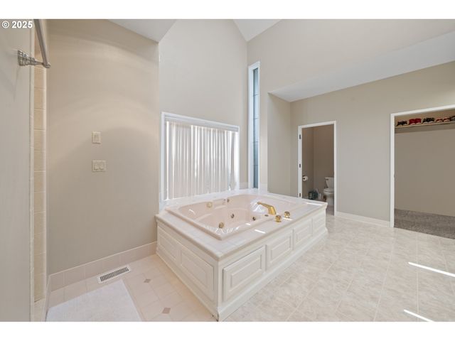 14330 Se DONATELLO Loop, Happy Valley, OR 97086