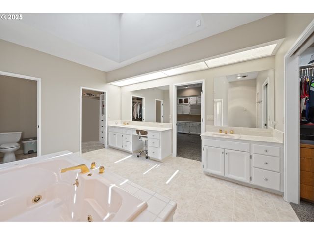 14330 Se DONATELLO Loop, Happy Valley, OR 97086