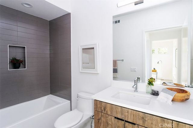 1048 N Joels, Los Angeles, CA 90012