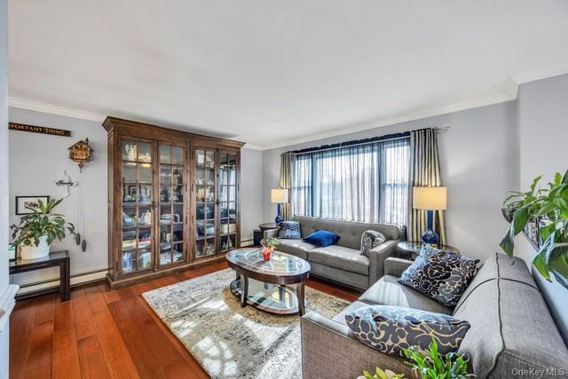 57 New South Road, Hicksville, NY 11801