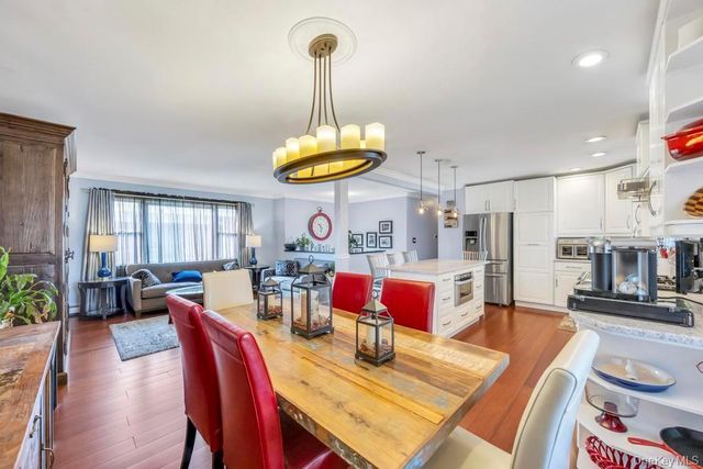 57 New South Road, Hicksville, NY 11801