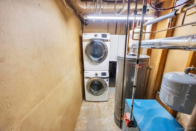 57 New South Road, Hicksville, NY 11801