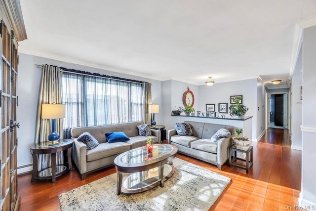 57 New South Road, Hicksville, NY 11801