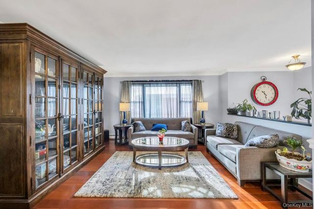 57 New South Road, Hicksville, NY 11801