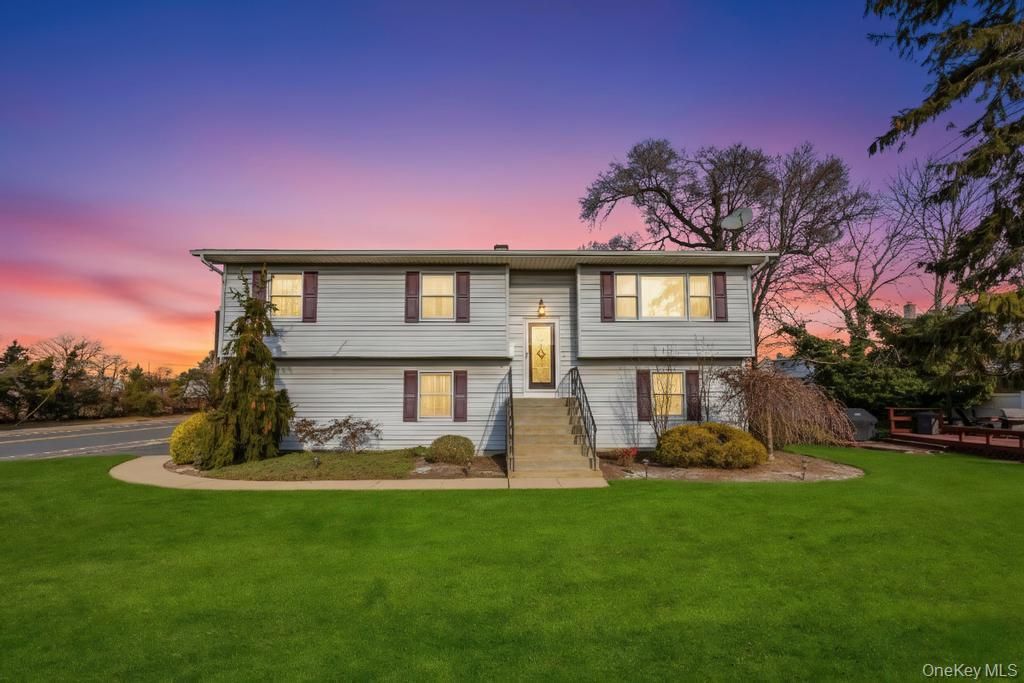 57 New South Road, Hicksville, NY 11801