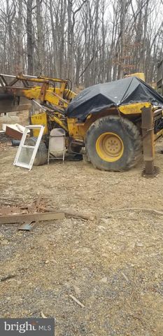 529 HILLSIDE DR, Augusta, WV 26704