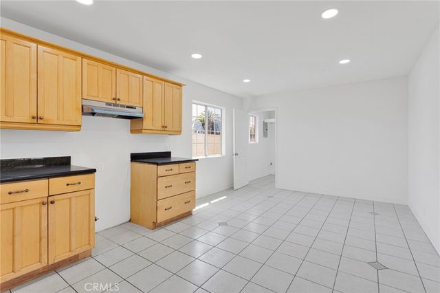 348 W 83rd Street, Los Angeles, CA 90003
